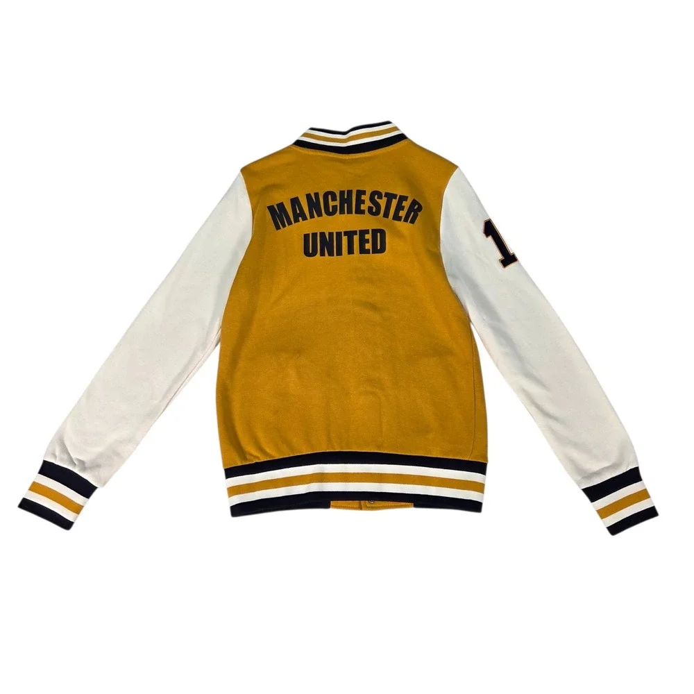 Manchester United Official Merchandise super fast